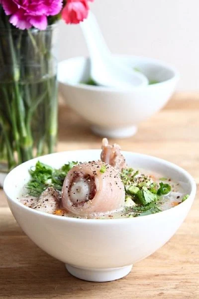 Cách làm giò lợn hầm tổ yến thơm ngon bổ dưỡng cho mẹ bầu