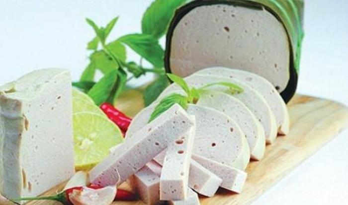 Cách làm giò lụa cho mâm cơm cổ truyền này Tết