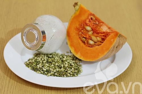 Cách nấu cháo đậu xanh bí đỏ ngọt mát thơm bùi cho bé