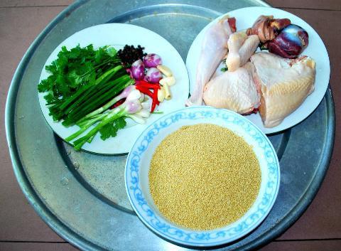 Cách nấu cháo kê thịt gà ngọt thơm tự nhiên cho bé yêu