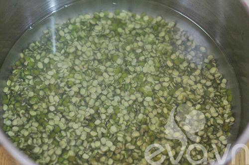 Cách nấu cháo đậu xanh bí đỏ ngọt mát thơm bùi cho bé