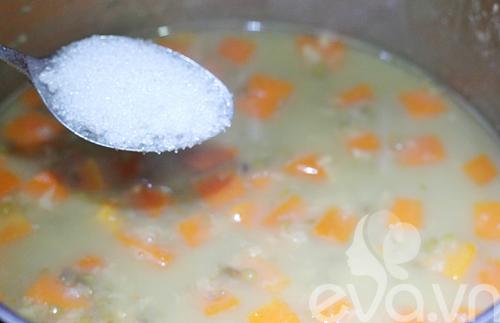 Cách nấu cháo đậu xanh bí đỏ ngọt mát thơm bùi cho bé