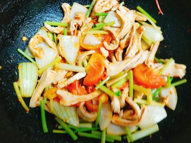 Cách làm món dạ dày xào sa tế cay giòn thật ngon